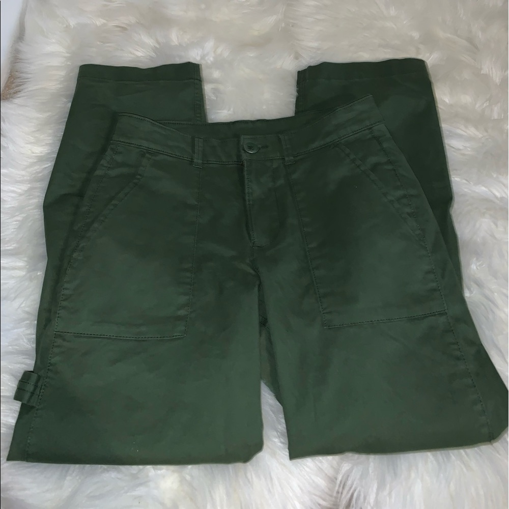 thrifted army green cargo pants !